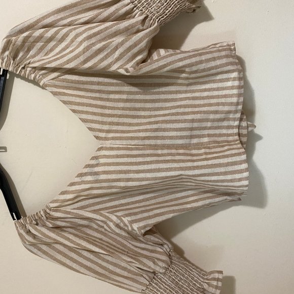 ELA SMALL - Picture 4 of 4